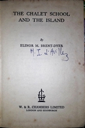 Imagem de The chalet school  and the island